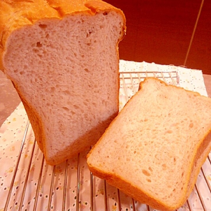 ほんのり爽やかな、いちごヨーグルト食パン☆(ＨＢ)